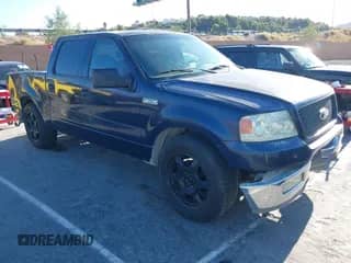 2004 Ford F-150 XLT z VIN 1FTPW12544KC77935, wystawiony jako IAAI lot #43059626 z przebiegiem 147 734 mil mil oraz . Historia ofert i sprzedaży dostępna na DreamBid. Obrazek 1.