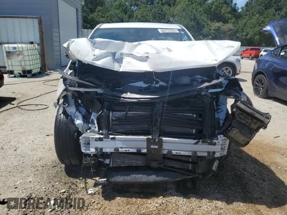 2024 Chevrolet Traverse FWD LS with VIN 1GNEREKS4RJ143720, listed as a Copart auction lot 70505595 with 17,042 mi miles and Clean title. Bid and sale history available at DreamBid. Image 5.