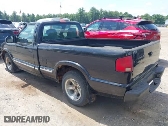 2001 Chevrolet S-10 with VIN 1GCCS14501K176684, listed as a IAAI auction lot 42845426 with 130,747 mi miles and . Bid and sale history available at DreamBid. Image 3.