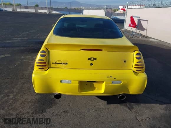 2002 Chevrolet Monte Carlo LS z VIN 2G1WW15E329323155, wystawiony jako IAAI lot #42207630 z przebiegiem 223 275 mil mil oraz . Historia ofert i sprzedaży dostępna na DreamBid. Obrazek 13.