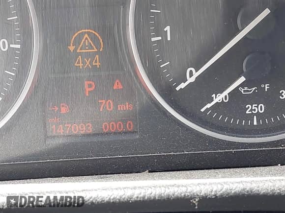 2009 BMW 3 Series 328i xDrive с VIN WBAWV535X9P080506, выставлен на аукционе IAAI как лот 42867587 с пробегом 147 093 миль миль и . История ставок и продаж доступна на DreamBid. Изображение 7.