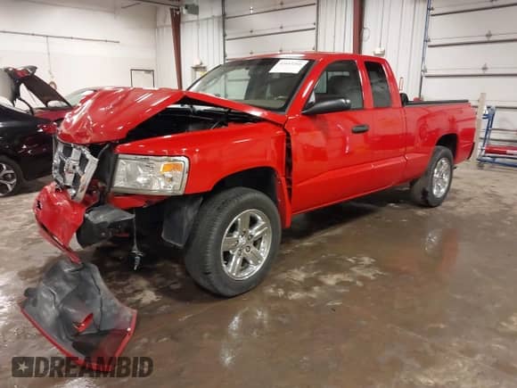 2008 Dodge Dakota SLT with VIN 1D7HW42K78S520323, listed as a IAAI auction lot 42643266 with 200,945 mi miles and . Bid and sale history available at DreamBid. Image 22.