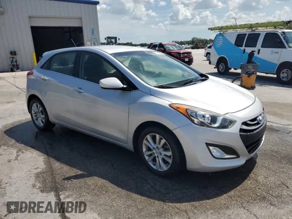 2014 Hyundai Elantra с VIN KMHD35LH0EU182561, выставлен на аукционе Copart как лот 67193365 с пробегом 104 616 миль миль и Списание • Salvage title. История ставок и продаж доступна на DreamBid. Изображение 4.