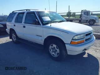 2003 Chevrolet Blazer LS с VIN 1GNDT13X33K124271, выставлен на аукционе IAAI как лот 43080806 с пробегом 90 285 миль миль и . История ставок и продаж доступна на DreamBid. Изображение 1.