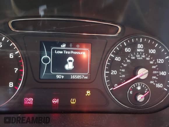 2018 Kia Sorento L with VIN 5XYPG4A35JG341786, listed as a IAAI auction lot 42707108 with 165,857 mi miles and . Bid and sale history available at DreamBid. Image 7.