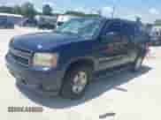 2008 Chevrolet Suburban LTZ z VIN 1GNFK16308R112310, wystawiony jako IAAI lot #42761496 z przebiegiem 257 798 mil mil oraz . Historia ofert i sprzedaży dostępna na DreamBid. Obrazek 2.