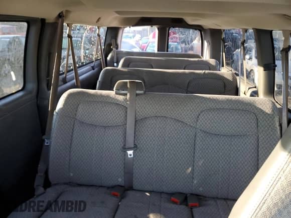 2007 Chevrolet Express Passenger с VIN 1GAHG39U671107170, выставлен на аукционе Copart как лот 72511624 с пробегом 165 433 миль миль и Списание • Salvage title. История ставок и продаж доступна на DreamBid. Изображение 10.