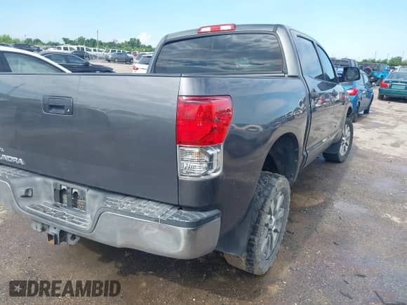 2013 Toyota Tundra с VIN 5TFEM5F12DX059359, выставлен на аукционе IAAI как лот 42451101 с пробегом 236 522 миль миль и . История ставок и продаж доступна на DreamBid. Изображение 4.
