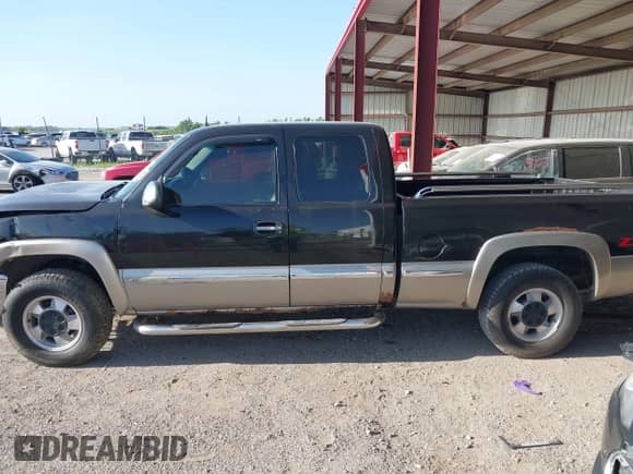 2002 GMC Sierra 1500 SLE z VIN 2GTEK19T921324722, wystawiony jako IAAI lot #42809457 z przebiegiem 280 445 mil mil oraz . Historia ofert i sprzedaży dostępna na DreamBid. Obrazek 14.