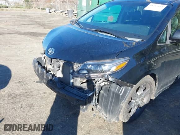 2016 Toyota Sienna SE with VIN 5TDXK3DC9GS696394, listed as a IAAI auction lot 41769158 with 199,226 mi miles and . Bid and sale history available at DreamBid. Image 17.