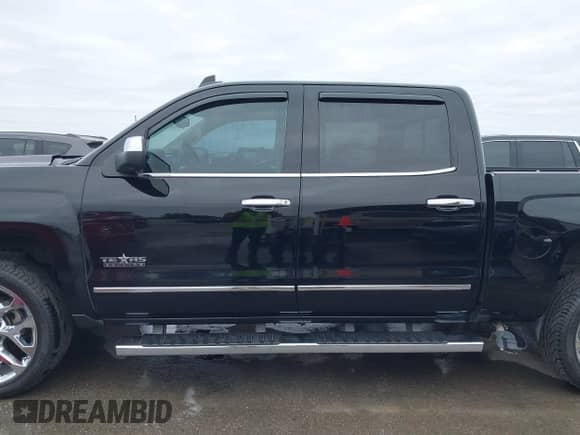 2017 Chevrolet Silverado 1500 LTZ z VIN 3GCUKSEC7HG135770, wystawiony jako IAAI lot #41257645 z przebiegiem 155 364 mil mil oraz . Historia ofert i sprzedaży dostępna na DreamBid. Obrazek 15.