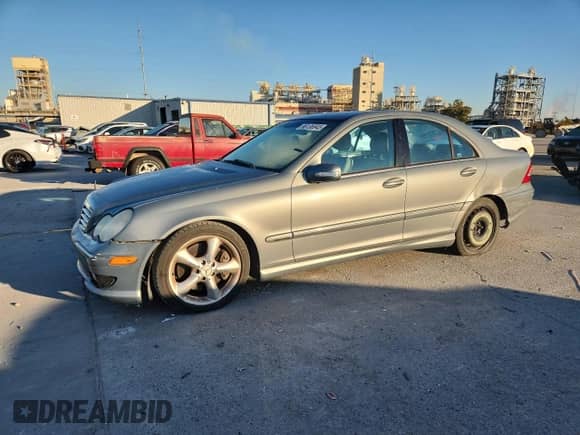2006 Mercedes-Benz C 230 Sport z VIN WDBRF52H86F765984, wystawiony jako Copart lot #86136945 z przebiegiem 178 657 mil mil oraz Szkoda całkowita • Salvage title. Historia ofert i sprzedaży dostępna na DreamBid. Obrazek 1.