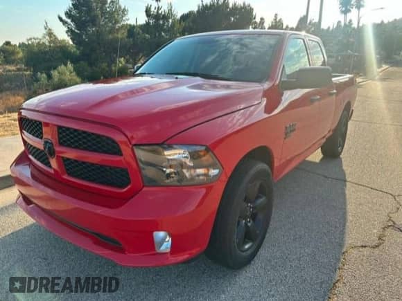 2021 Ram 1500 Tradesman z VIN 1C6RR6FG2MS530590, wystawiony jako Copart lot #68560715 z przebiegiem 10 948 mil mil oraz Czysty tytuł • Clean title. Historia ofert i sprzedaży dostępna na DreamBid. Obrazek 2.