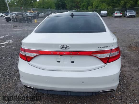 2016 Hyundai Azera Limited z VIN KMHFH4JG6GA507801, wystawiony jako IAAI lot #42292585 z przebiegiem 156 460 mil mil oraz . Historia ofert i sprzedaży dostępna na DreamBid. Obrazek 17.