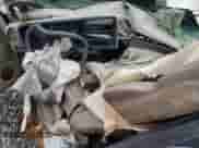 1999 Chevrolet Suburban z VIN 1GBFK16R0XJ456377, wystawiony jako Copart lot #59630184 z przebiegiem 238 730 mil mil oraz Nie do naprawy • Non repairable. Historia ofert i sprzedaży dostępna na DreamBid. Obrazek 8.