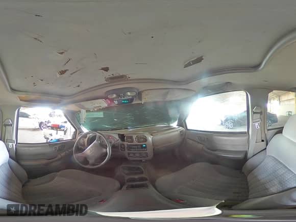 1998 Chevrolet Blazer LS with VIN 1GNCS13W1W2239039, listed as a Copart auction lot 52985135 with 131,473 mi miles and Salvage title. Bid and sale history available at DreamBid. Image 13.