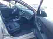 2015 Chevrolet Cruze Diesel z VIN 1G1P75SZ8F7188150, wystawiony jako IAAI lot #41299653 z przebiegiem 152 717 mil mil oraz . Historia ofert i sprzedaży dostępna na DreamBid. Obrazek 5.