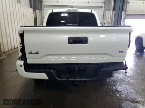 2021 Toyota Tacoma Limited with VIN 3TYGZ5AN1MT044009, listed as a Copart auction lot 58274395 with 44,545 mi miles and Salvage title. Bid and sale history available at DreamBid. Image 6.