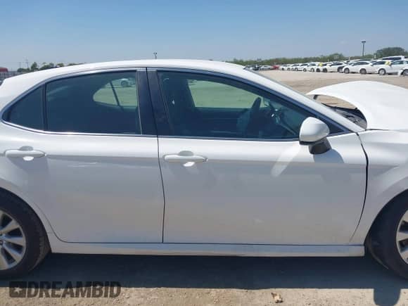 2018 Toyota Camry SE z VIN 4T1B11HK0JU023012, wystawiony jako IAAI lot #43142534 z przebiegiem 122 170 mil mil oraz . Historia ofert i sprzedaży dostępna na DreamBid. Obrazek 14.