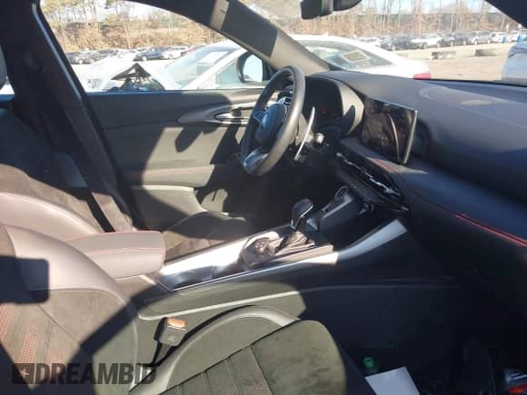 2024 Dodge Hornet R/T с VIN ZACPDFCW8R3A09744, выставлен на аукционе IAAI как лот 41273640 с пробегом 8 375 миль миль и . История ставок и продаж доступна на DreamBid. Изображение 5.