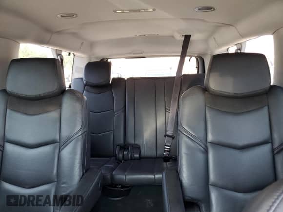 2017 Cadillac Escalade ESV Luxury с VIN 1GYS3HKJ3HR260544, выставлен на аукционе Copart как лот 65815735 с пробегом 124 838 миль миль и Списание • Salvage title. История ставок и продаж доступна на DreamBid. Изображение 10.