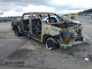 2024 Chevrolet Silverado 1500 LTZ с VIN 1GCUDGED5RZ328081, выставлен на аукционе IAAI как лот 42977076 с пробегом Не указан миль и . История ставок и продаж доступна на DreamBid. Изображение 1.