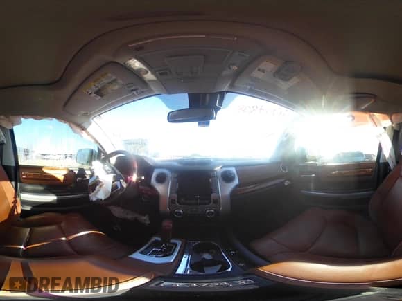 2020 Toyota Tundra Platinum с VIN 5TFGY5F16LX268034, выставлен на аукционе IAAI как лот 41204808 с пробегом 80 218 миль миль и . История ставок и продаж доступна на DreamBid. Изображение 19.