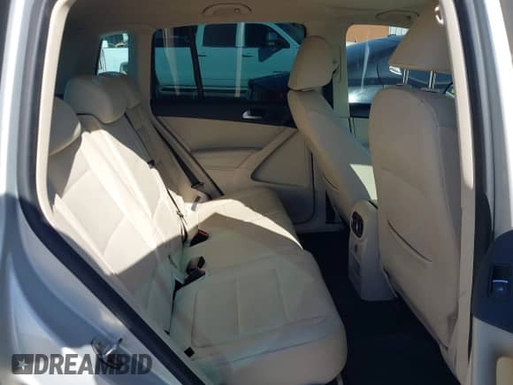 2011 Volkswagen Tiguan S with VIN WVGAV7AX1BW555710, listed as a IAAI auction lot 43025250 with 174,370 mi miles and . Bid and sale history available at DreamBid. Image 8.