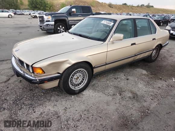 1993 BMW 7 Series with VIN WBAGD8326PDE86914, listed as a Copart auction lot 71714345 with 159,211 mi miles and Clean title. Bid and sale history available at DreamBid. Image 1.