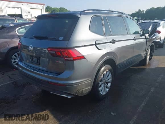 2019 Volkswagen Tiguan S с VIN 3VV0B7AX9KM111985, выставлен на аукционе IAAI как лот 42429957 с пробегом 88 015 миль миль и . История ставок и продаж доступна на DreamBid. Изображение 4.