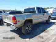 2003 GMC Sierra 1500 SLT z VIN 1GTEK19TX3E107129, wystawiony jako IAAI lot #41747356 z przebiegiem 267 536 mil mil oraz . Historia ofert i sprzedaży dostępna na DreamBid. Obrazek 4.