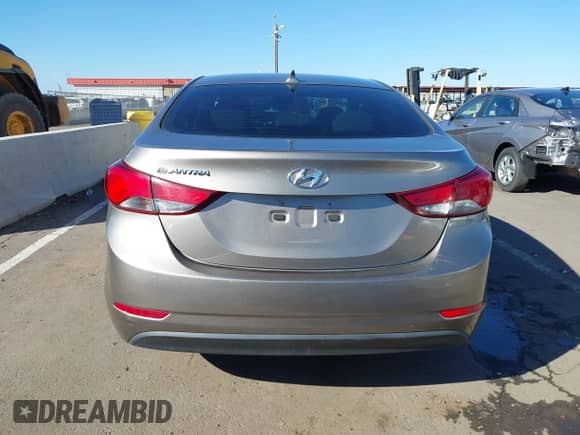 2015 Hyundai Elantra SE z VIN 5NPDH4AE2FH606617, wystawiony jako IAAI lot #43347992 z przebiegiem 110 281 mil mil oraz . Historia ofert i sprzedaży dostępna na DreamBid. Obrazek 16.