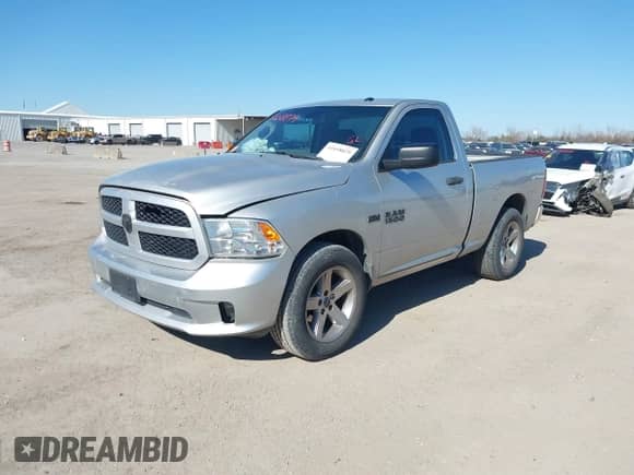 2014 Ram 1500 Express z VIN 3C6JR6AT8EG127188, wystawiony jako IAAI lot #41658879 z przebiegiem 93 431 mil mil oraz . Historia ofert i sprzedaży dostępna na DreamBid. Obrazek 2.