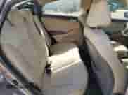 2014 Hyundai Accent GLS z VIN KMHCT4AEXEU591164, wystawiony jako Copart lot #82646655 z przebiegiem 135 583 mil mil oraz Czysty tytuł • Clean title. Historia ofert i sprzedaży dostępna na DreamBid. Obrazek 10.