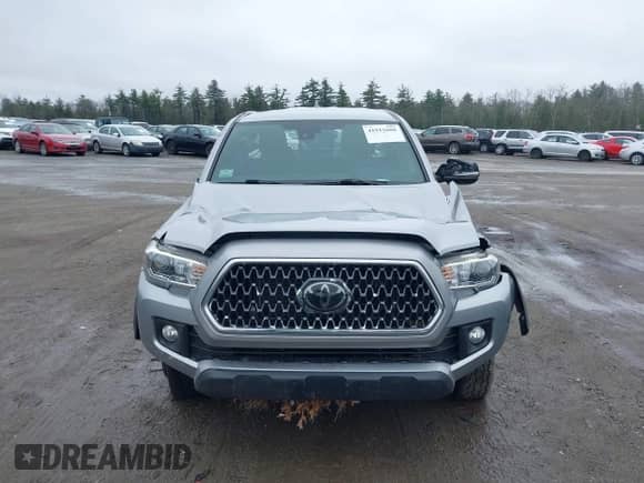 2018 Toyota Tacoma SR5 с VIN 5TFSZ5AN4JX156296, выставлен на аукционе IAAI как лот 41911608 с пробегом 105 340 миль миль и . История ставок и продаж доступна на DreamBid. Изображение 12.