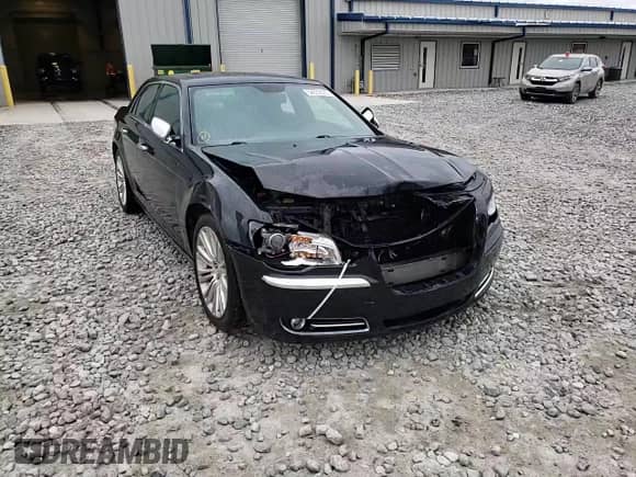 2013 Chrysler 300 C с VIN 2C3CCAET1DH711645, выставлен на аукционе Copart как лот 52899625 с пробегом 122 063 миль миль и На запчасти • Non repairable. История ставок и продаж доступна на DreamBid. Изображение 11.