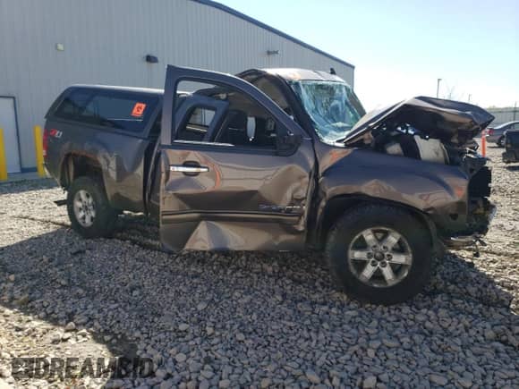 2008 GMC Sierra 1500 SLE2 z VIN 2GTEK19J081215637, wystawiony jako Copart lot #69932304 z przebiegiem Nie podano mil oraz Nie do naprawy • Non repairable. Historia ofert i sprzedaży dostępna na DreamBid. Obrazek 4.
