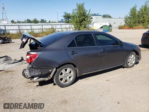 2014 Toyota Camry SE с VIN 4T1BF1FK9EU314845, выставлен на аукционе Copart как лот 84182545 с пробегом 261 398 миль миль и Списание • Salvage title. История ставок и продаж доступна на DreamBid. Изображение 3.