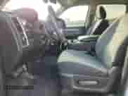 2022 Ram 1500 SLT z VIN 3C6RR7LG9NG388676, wystawiony jako Copart lot #71523365 z przebiegiem 35 199 mil mil oraz Czysty tytuł • Clean title. Historia ofert i sprzedaży dostępna na DreamBid. Obrazek 7.