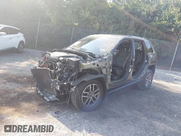 2019 Jeep Grand Cherokee Limited X with VIN 1C4RJFBG9KC760446, listed as a IAAI auction lot 40206069 with Not provided miles and . Bid and sale history available at DreamBid. Image 2.