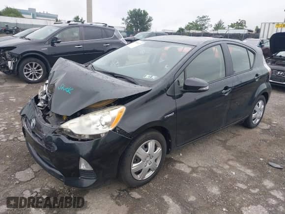 2013 Toyota Prius One z VIN JTDKDTB3XD1545063, wystawiony jako IAAI lot #43039727 z przebiegiem Nie podano mil oraz . Historia ofert i sprzedaży dostępna na DreamBid. Obrazek 2.