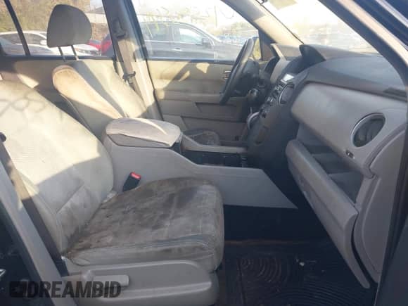 2015 Honda Pilot LX z VIN 5FNYF4H26FB068635, wystawiony jako IAAI lot #43550544 z przebiegiem 168 396 mil mil oraz . Historia ofert i sprzedaży dostępna na DreamBid. Obrazek 5.