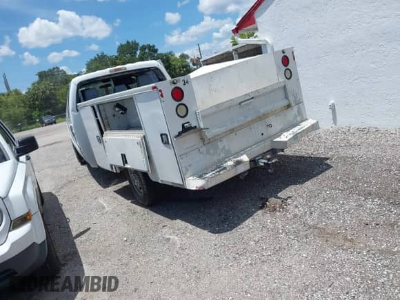 2015 Ford F-250 XL with VIN 1FD7W2A63FEB15050, listed as a IAAI auction lot 42903817 with 218,413 mi miles and . Bid and sale history available at DreamBid. Image 3.