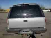 1997 Chevrolet Suburban с VIN 1GBEC16R2VJ361809, выставлен на аукционе Copart как лот 52708935 с пробегом 124 252 миль миль и Списание • Salvage title. История ставок и продаж доступна на DreamBid. Изображение 6.