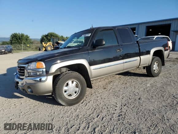2003 GMC Sierra 1500 SLT с VIN 2GTEK19T031155644, выставлен на аукционе Copart как лот 71902745 с пробегом 142 466 миль миль и Списание • Salvage title. История ставок и продаж доступна на DreamBid. Изображение 1.