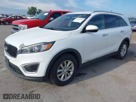 2017 Kia Sorento LX with VIN 5XYPGDA57HG329392, listed as a IAAI auction lot 42957815 with 194,503 mi miles and . Bid and sale history available at DreamBid. Image 17.