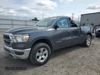 2020 Ram 1500 Big Horn z VIN 1C6RRFBG0LN415036, wystawiony jako Copart lot #59201525 z przebiegiem 97 557 mil mil oraz Nie do naprawy • Non repairable. Historia ofert i sprzedaży dostępna na DreamBid. Obrazek 1.