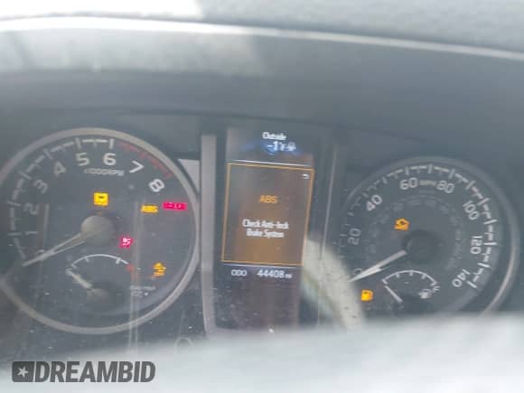 2023 Toyota Tacoma SR z VIN 3TMCZ5AN1PM575595, wystawiony jako IAAI lot #43173370 z przebiegiem 44 408 mil mil oraz . Historia ofert i sprzedaży dostępna na DreamBid. Obrazek 7.