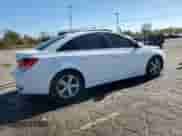 2014 Chevrolet Cruze 2LT с VIN 1G1PE5SB0E7467342, выставлен на аукционе Copart как лот 84581345 с пробегом 128 091 миль миль и Чистый • Clean title. История ставок и продаж доступна на DreamBid. Изображение 3.