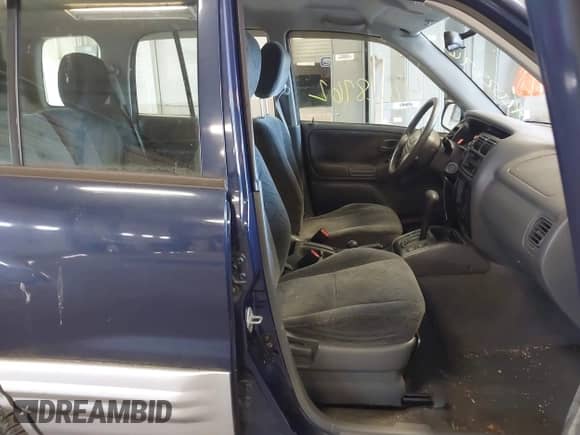 2001 Chevrolet Tracker LT with VIN 2CNBJ634116945339, listed as a IAAI auction lot 42028762 with 103,032 mi miles and . Bid and sale history available at DreamBid. Image 5.